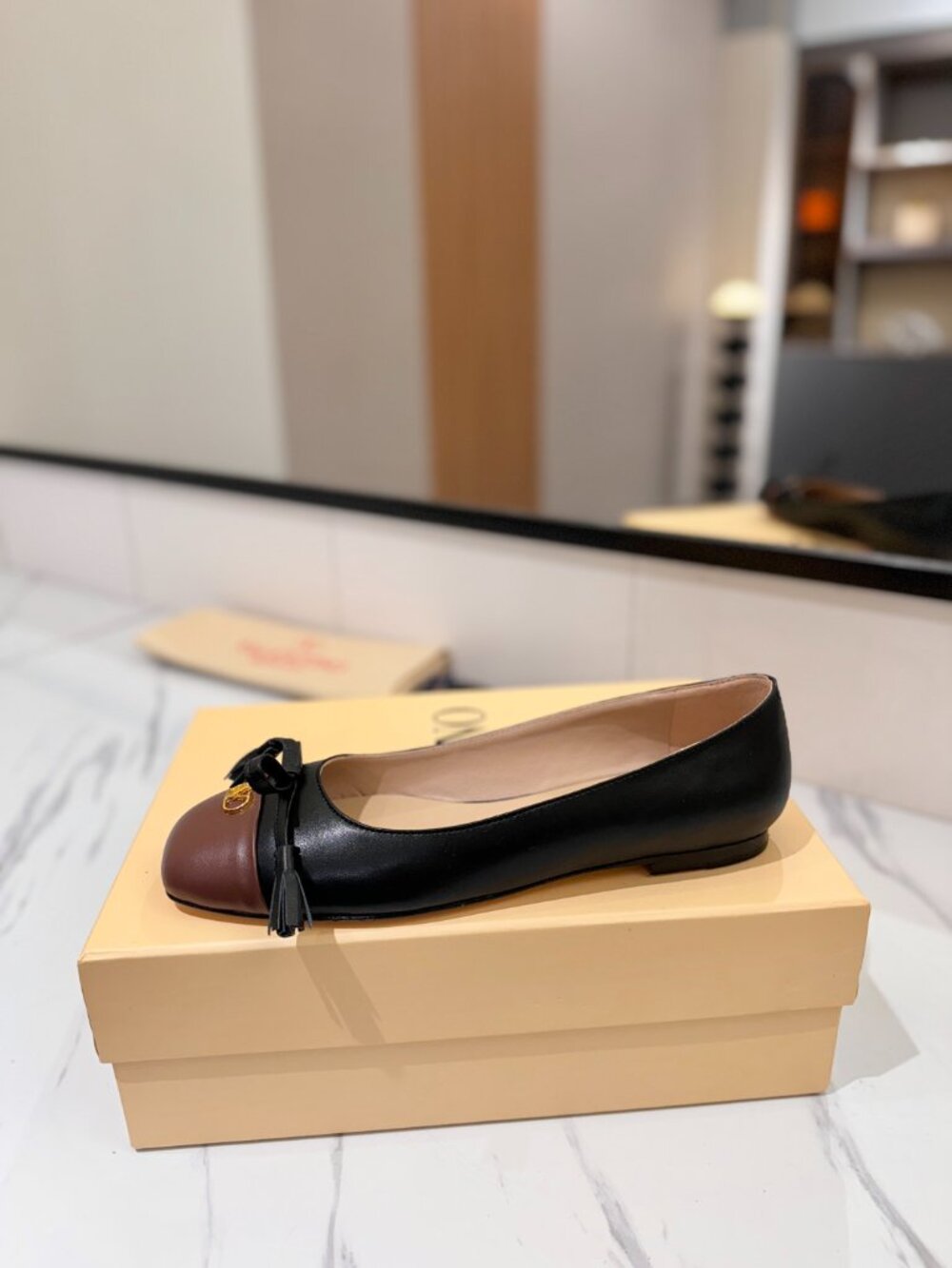 Valentino VLogo Bow Ballet Flats - Picture 4 of 8